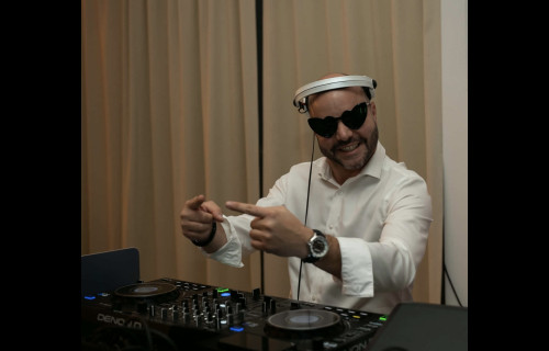 Esküvő- és rendezvény DJ Esküvő- és rendezvény DJ - esküvői szolgáltató