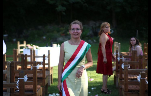 Marton Márta szertartásvezető Marton Márta szertartásvezető - esküvői szolgáltató