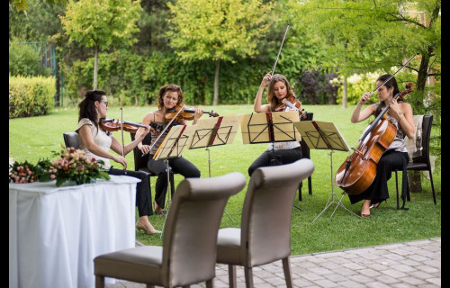 Á la Quartet vonósnégyes Á la Quartet vonósnégyes - esküvői szolgáltató