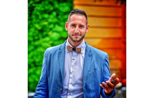 Pleiveisz Péter Ceremóniamester Pleiveisz Péter Ceremóniamester - esküvői szolgáltató