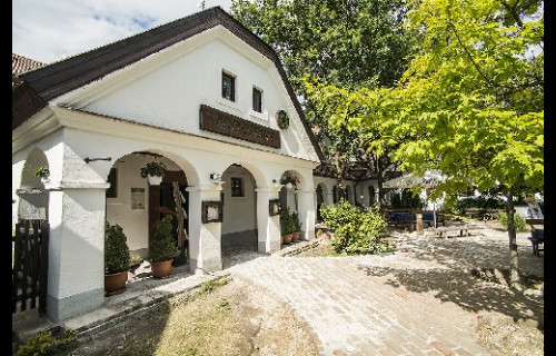 Gastland M1 Hotel, Étterem és Konferenciaközpont Gastland M1 Hotel, Étterem és Konferenciaközpont - esküvői szolgáltató