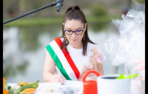 Harsányi Viktória, a szertartásvezetőtök Harsányi Viktória, a szertartásvezetőtök - esküvői szolgáltató
