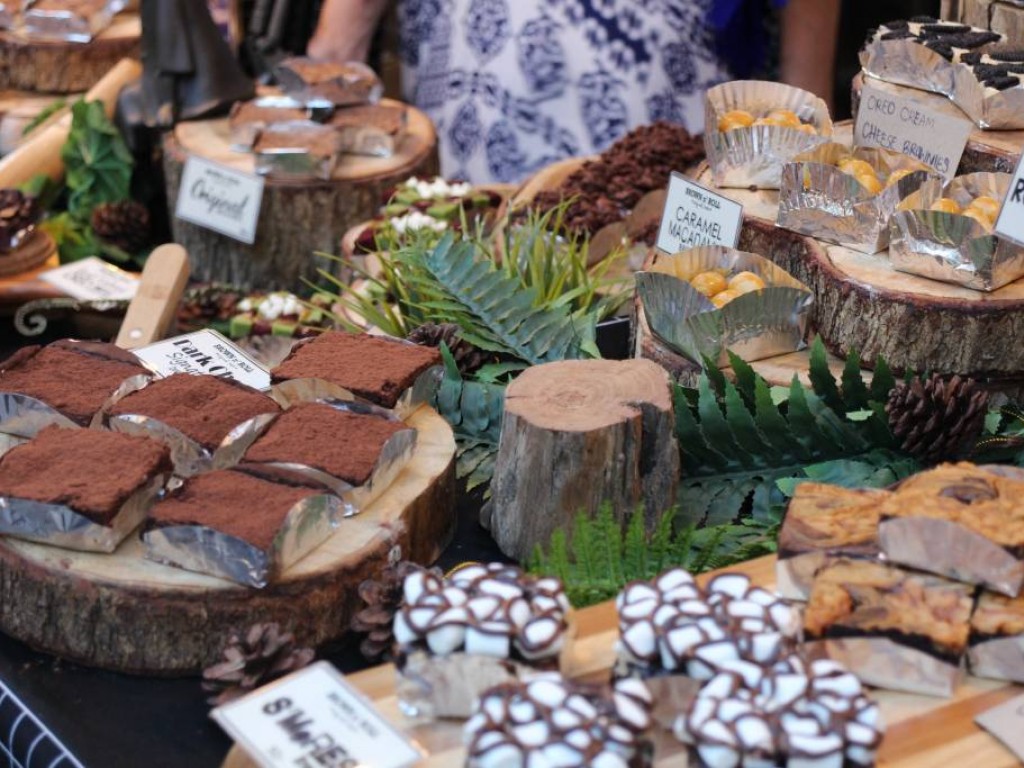 Újdonságok között a candy bar Újdonságok között a candy bar