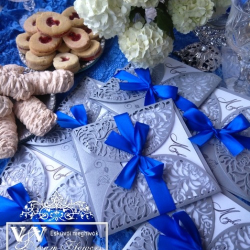 Lézervágott esküvői meghívók sokféle színben és stílusban: www.dreamflowersmeghivok.hu - esküvői piactér